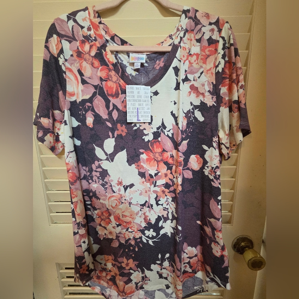 Lularoe Iris Floral V-Neck Top. Size Large.